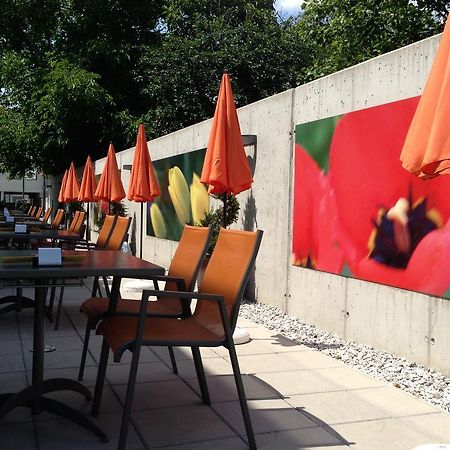 Hotel & Konditorei May Neufeld an der Leitha المظهر الخارجي الصورة